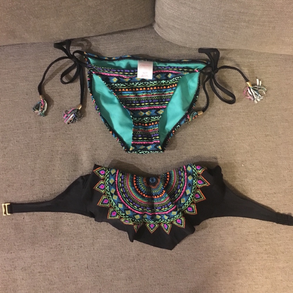 2 piece tribal print bikini 👙 Xhilaration sz XS